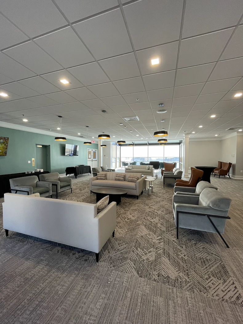 Allendale Senior Living, senior living community offering assisted living, memory care, and respite care in Allendale, NJ, comfortable sitting area for socializing or relaxing