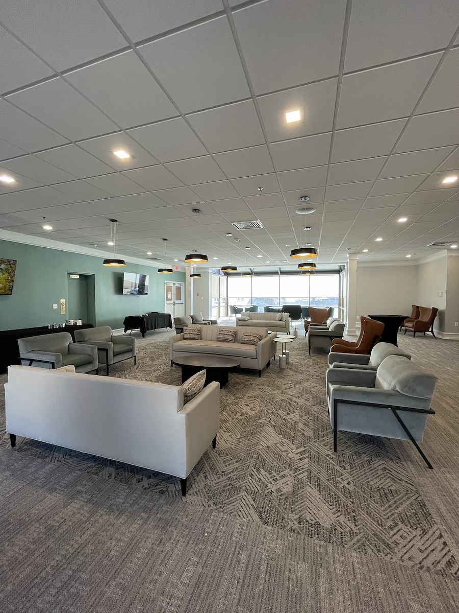 Allendale Senior Living, senior living community offering assisted living, memory care, and respite care in Allendale, NJ, comfortable sitting area for socializing or relaxing