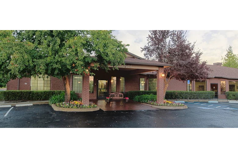 Image of Auburn Oaks Care Center (1)