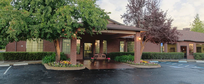 Image of Auburn Oaks Care Center (1)