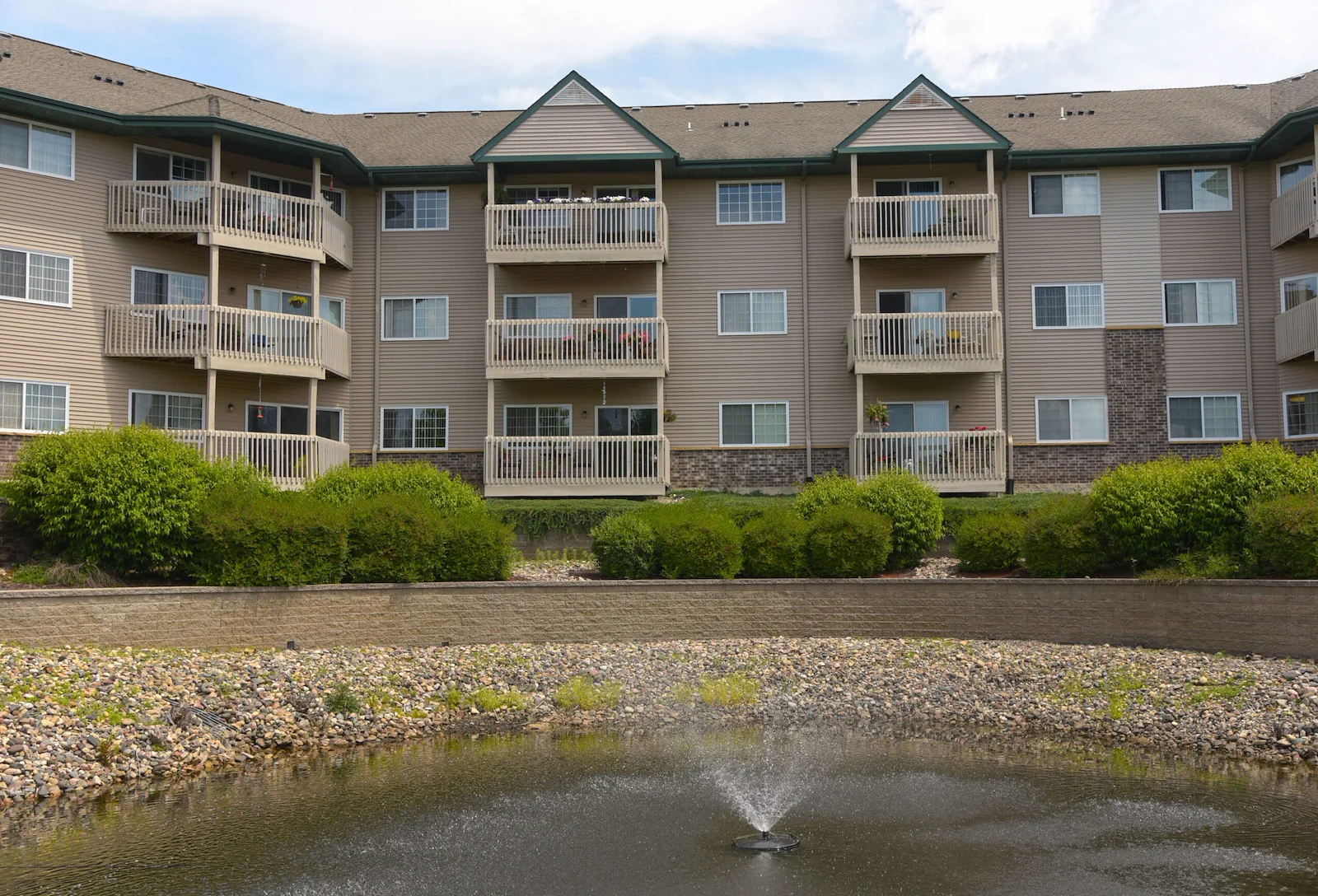 Image of Meadowood Shores Senior Living (1)