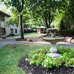 Image of Shawnee Gardens Healthcare & Rehab (5)