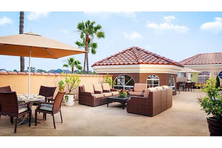 Image of Atria Newport Plaza (2)