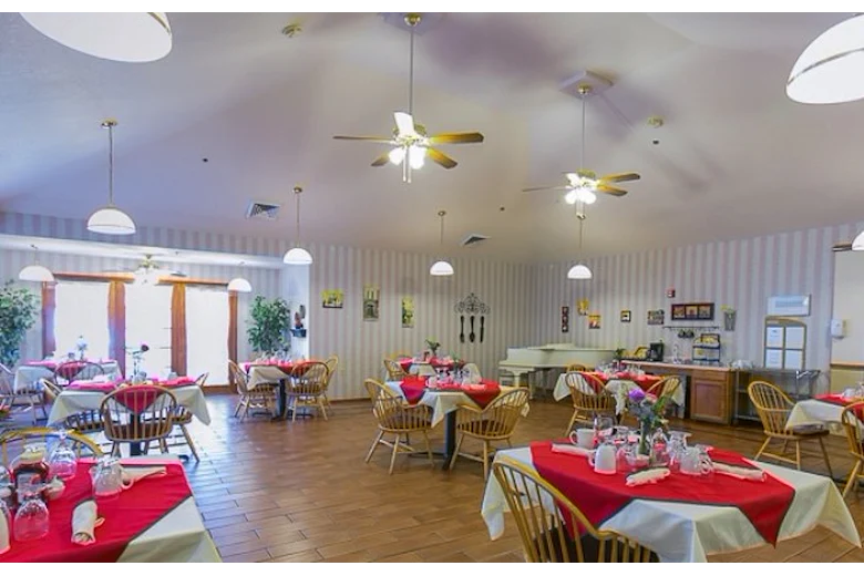 Image of Chisholm Court (7)