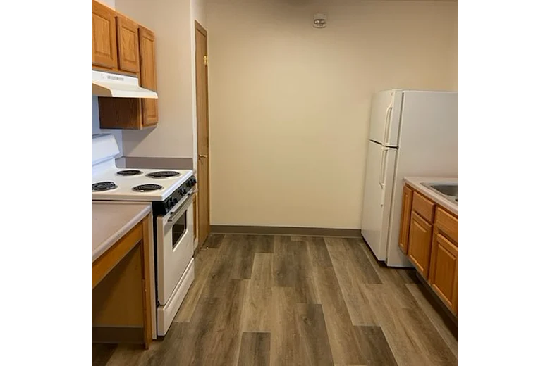 Sugar Creek Apartments independent senior living in Waukee, Iowa apartment kitchen
