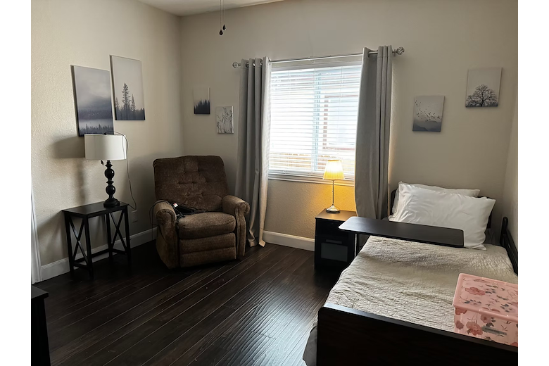 Image of Golden Oaks Assisted Living (6)