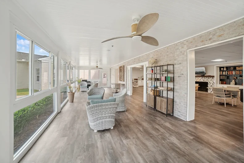 Image of Myrtle Beach Manor (2)