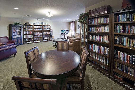 Alto Tavares, senior living community offering assisted living, memory care, and respite care in Tavares, FL, library