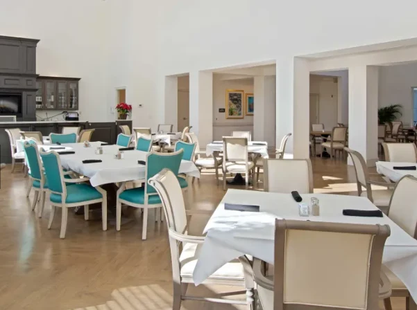 The Blake at Colonial Club dining area