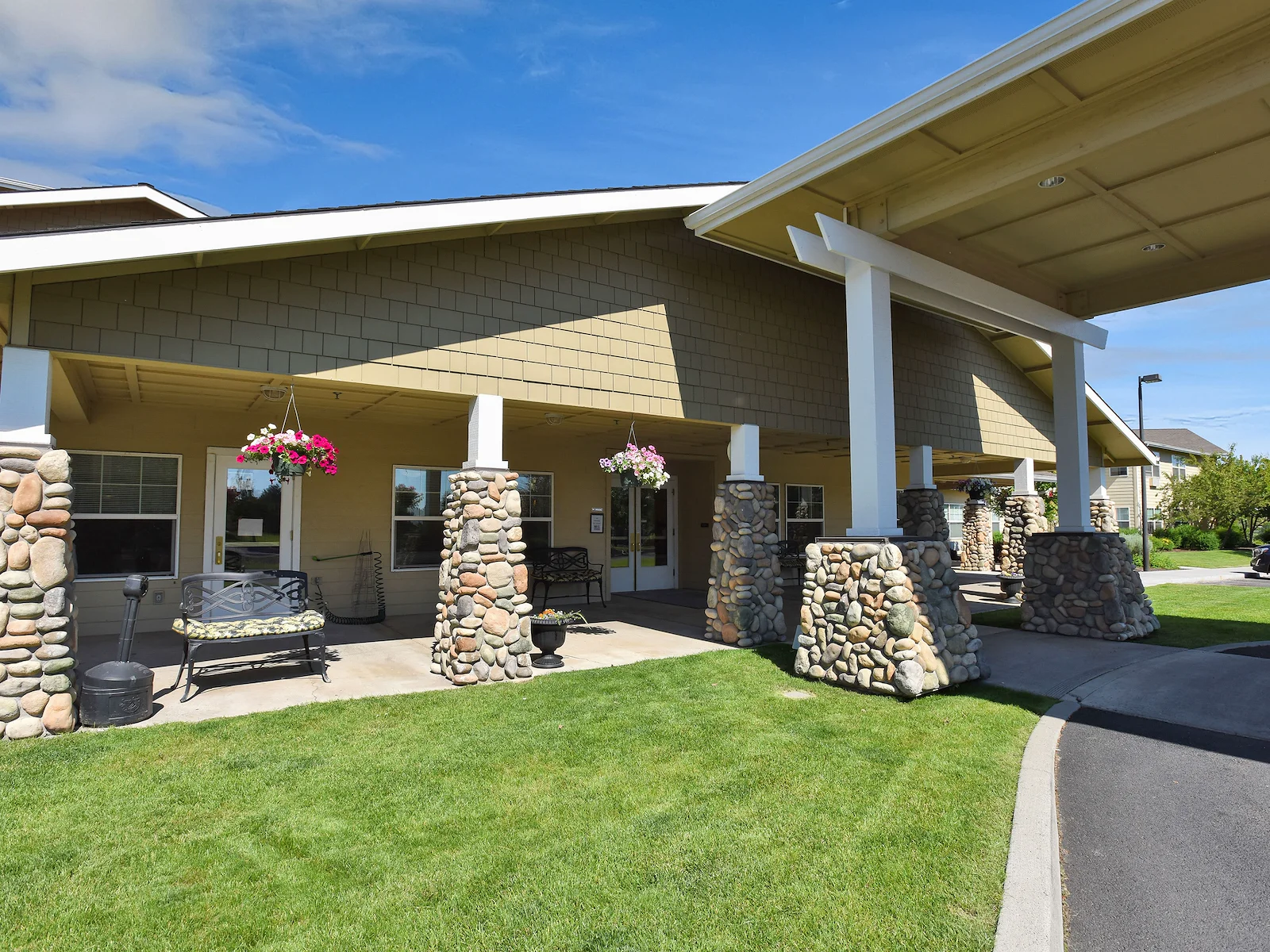 Image of Prestige Senior Living High Desert (2)