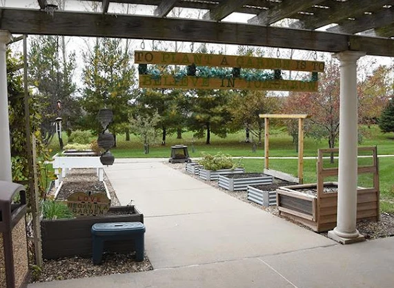 Image of Summit Pointe Senior Living Community (2)