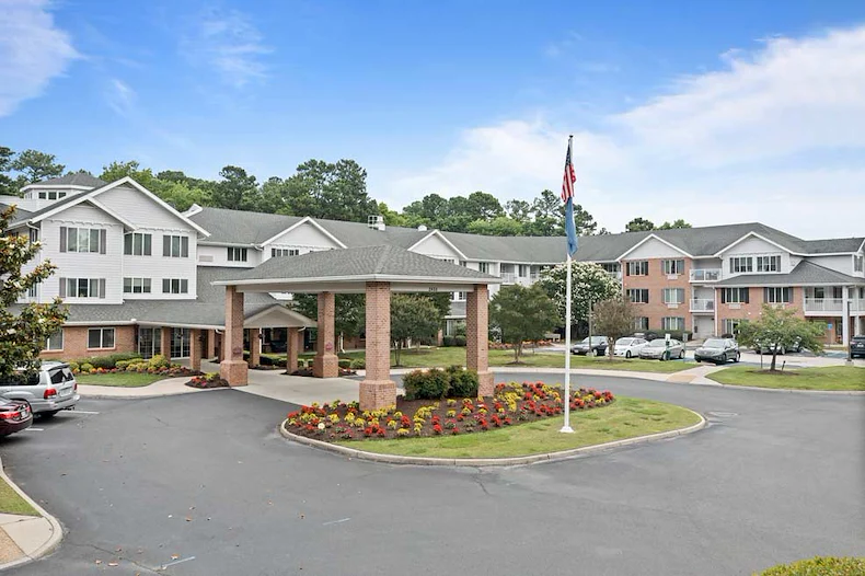 Colonial Harbor Gracious Retirement Living Hawthorn Senior Independent Living in Yorktown, Virginia front exterior