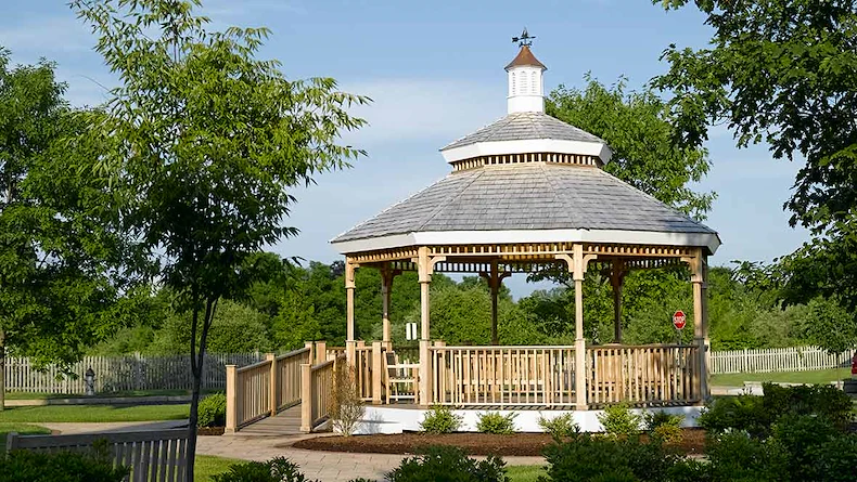 Image of Atria Aquidneck Place (2)