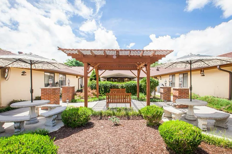 Image of Signature Healthcare Of Elizabethon Rehab & Wellne (2)