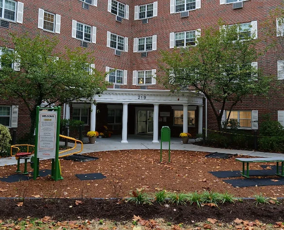 Image of B'nai Brith Senior Housing (1)