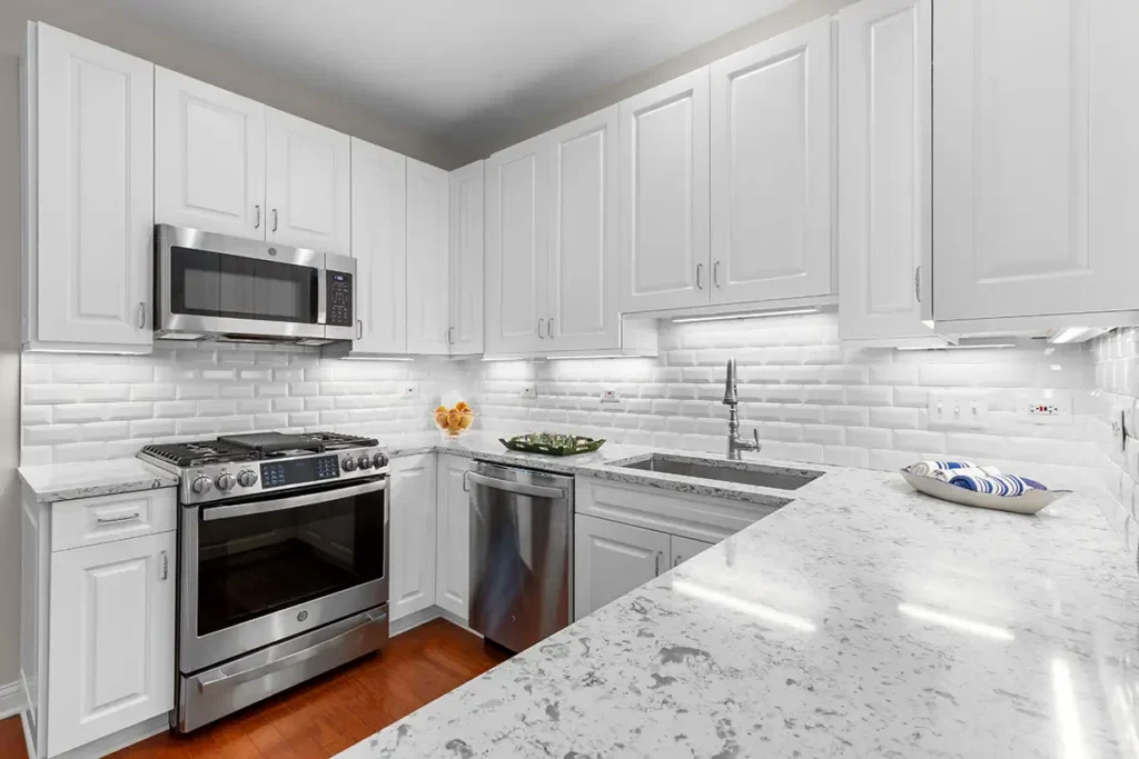 Image of Lake Forest Place (4)