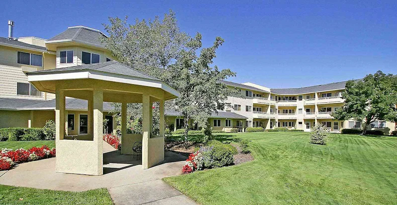 Image of Solstice Senior Living at Auburn (3)