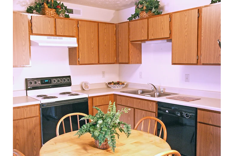 Image of Whispering Pines Apartments (5)