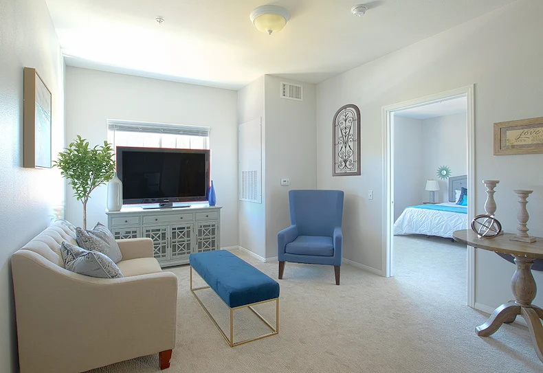 Image of Discovery Commons Raincross (7)