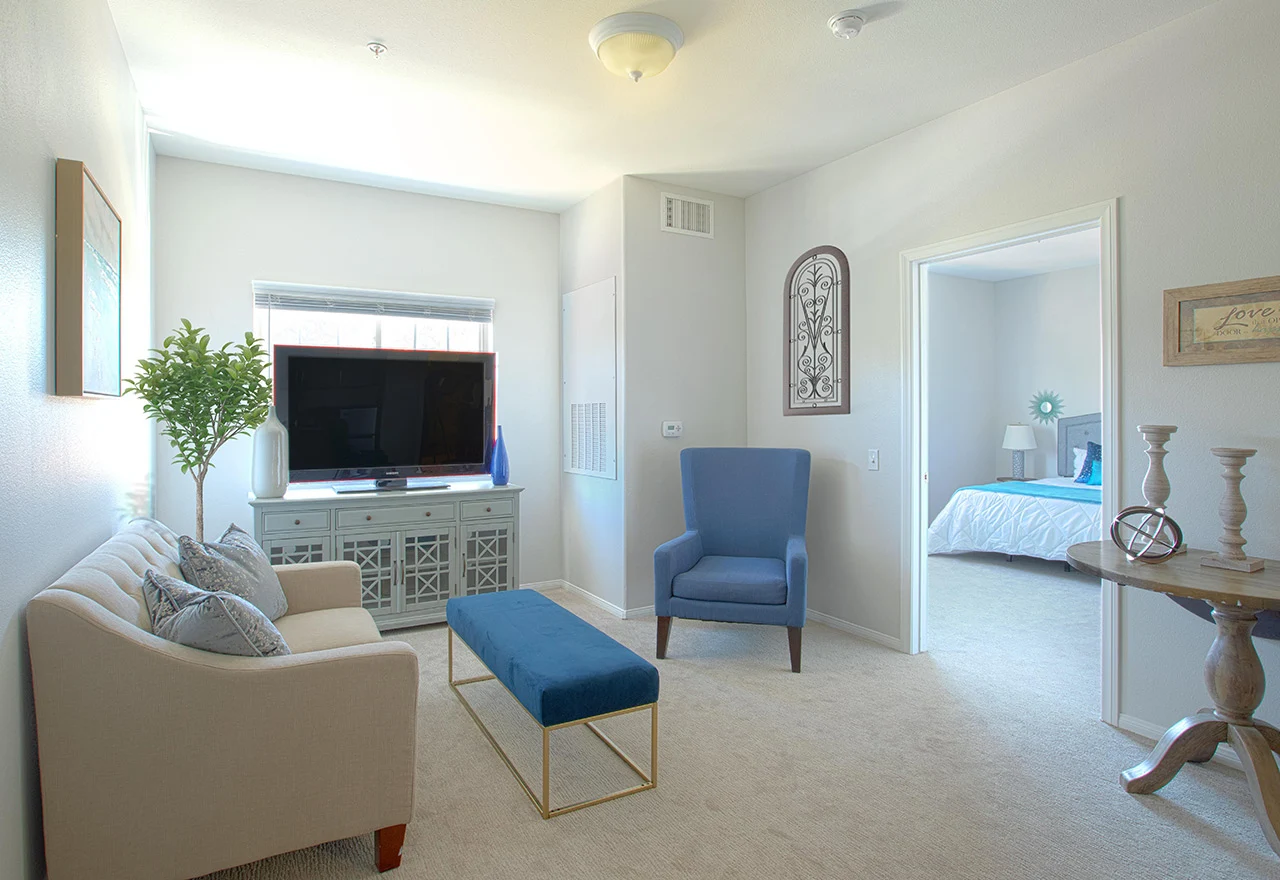 Image of Discovery Commons Raincross (7)