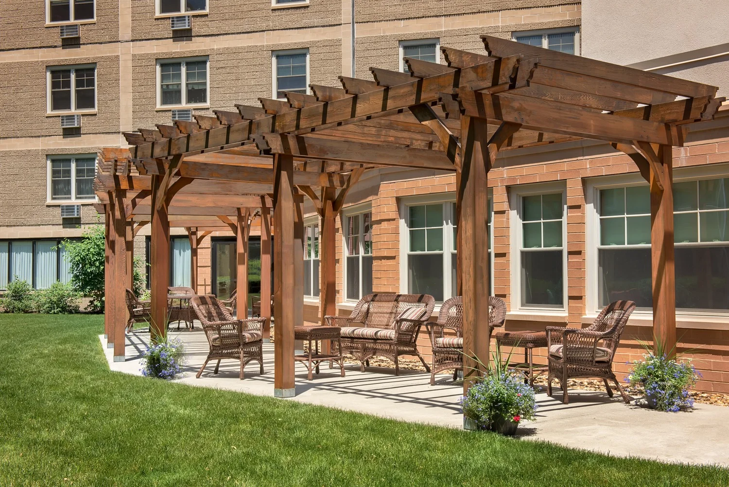 Image of Coliseum Senior Residence I, II & III (2)