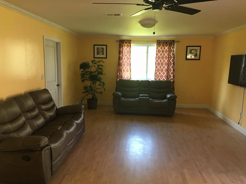 Image of Genesis Senior Living - 13 Mile Warren (8)