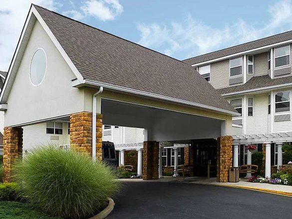 Image of Atria Tinton Falls (1)