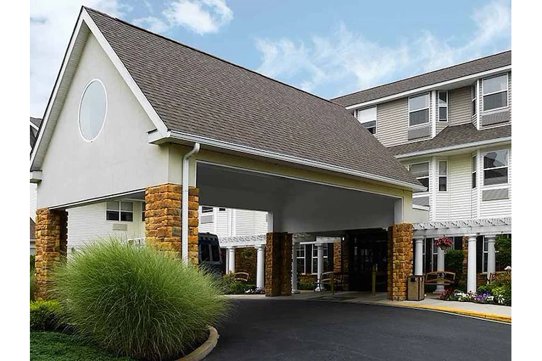 Image of Atria Tinton Falls (1)