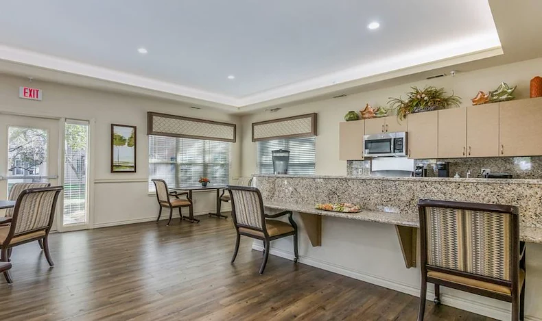 Image of Oakmont Livonia Senior Community (3)