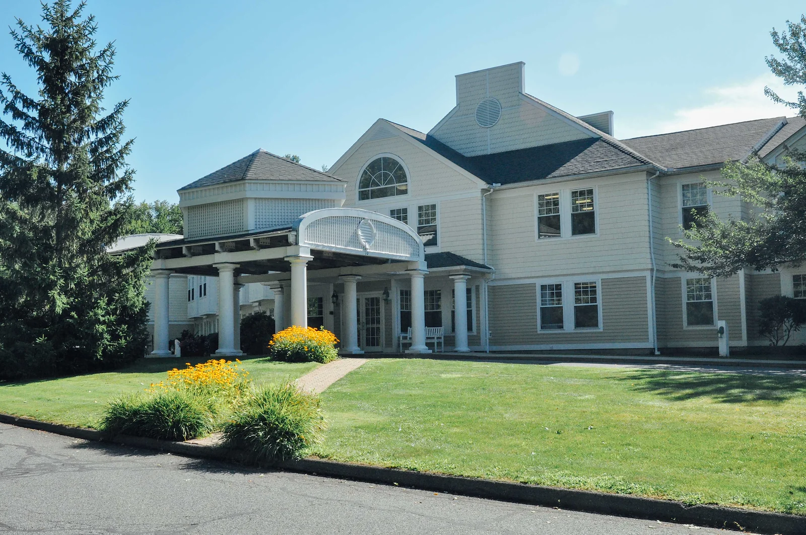 Image of The Arbors at Amherst (1)