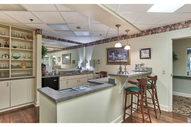 Image of Autumn Cove Retirement Community (4)