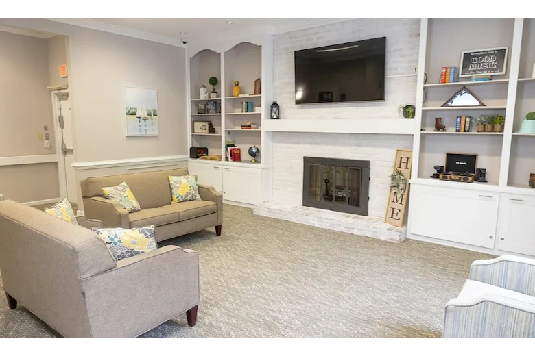 Image of Commonwealth Senior Living at Georgian Manor (8)