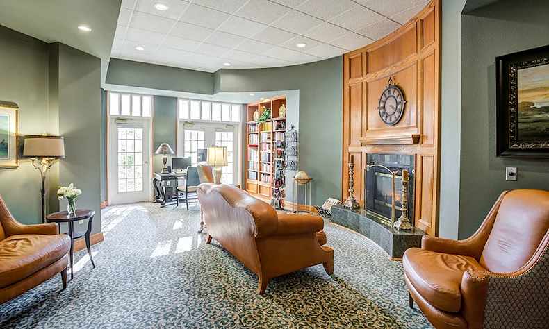 Image of Regal Palms (6)