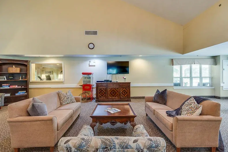 Image of The Legacy of Southpointe Drive (4)