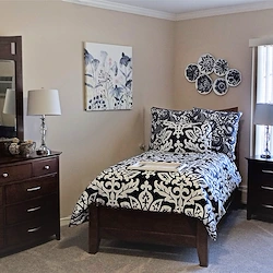 American House Sterling Heights, senior living community offering independent living and respite care in Sterling Heights, MI, apartment bedroom