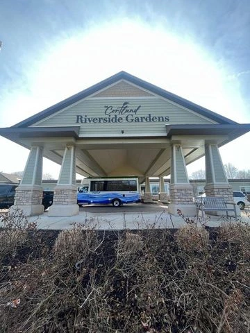 Image of The Courtland Riverside Gardens (1)