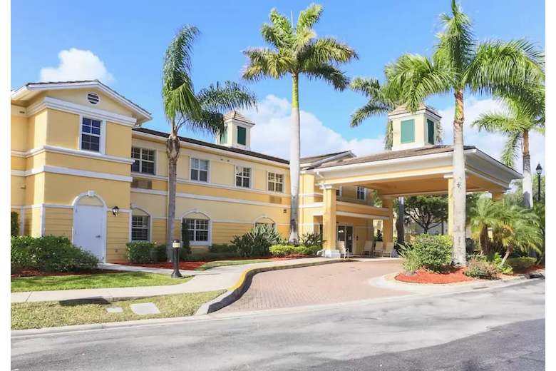 Image of Aston Gardens at Parkland Commons (1)