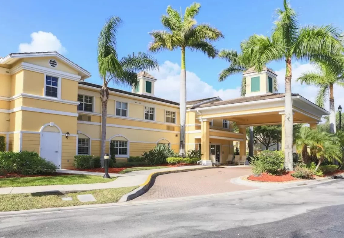 Image of Aston Gardens at Parkland Commons (1)