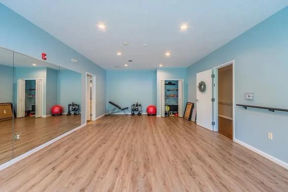 Image of Glenmont Abbey Village (8)