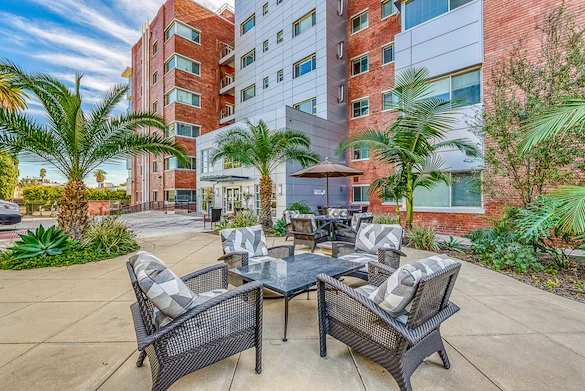 Image of Hollywood Hills Senior Living (4)