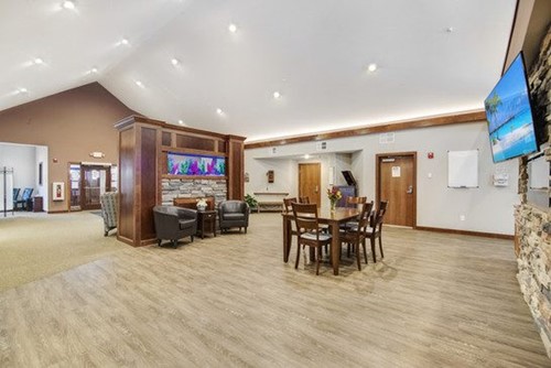 Image of Suite Living Senior Care of Vadnais Heights (2)