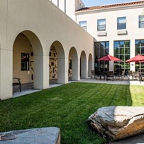 Image of The Reutlinger Community (5)
