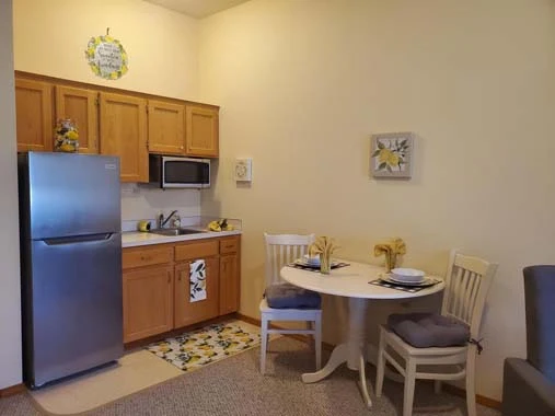 Avamere at Englewood Heights senior living community offering assisted living, memory care, and respite care in Yakima, WA, apartment kitchenette