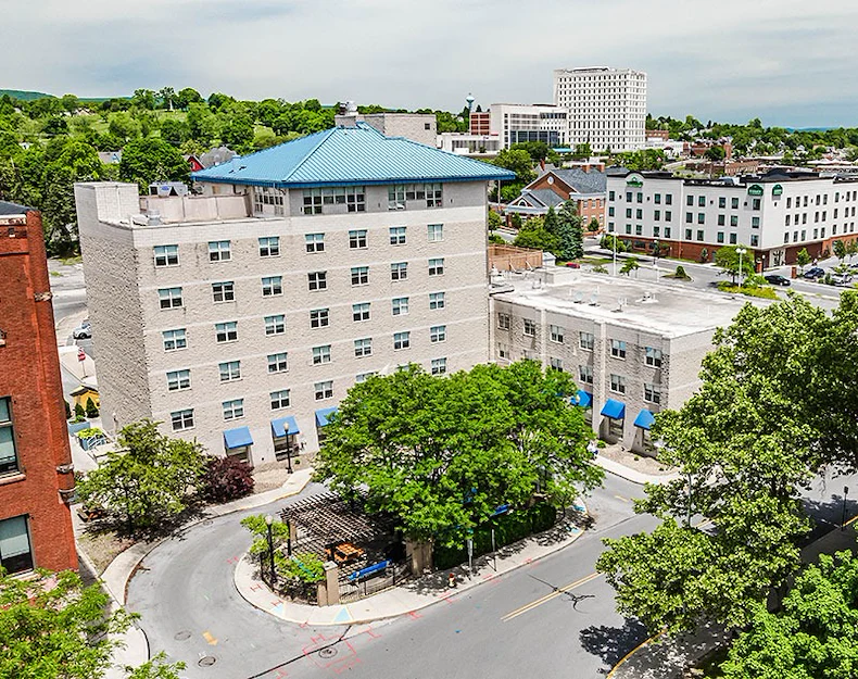 Image of Midtown Oaks Health & Rehab Center (1)