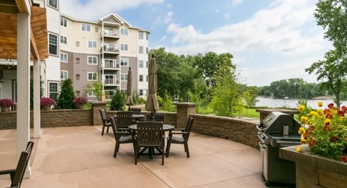 Image of Applewood Pointe of Champlin Cooperative (3)