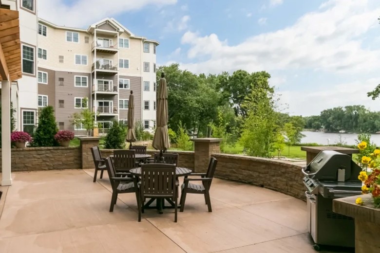 Image of Applewood Pointe of Champlin Cooperative (3)