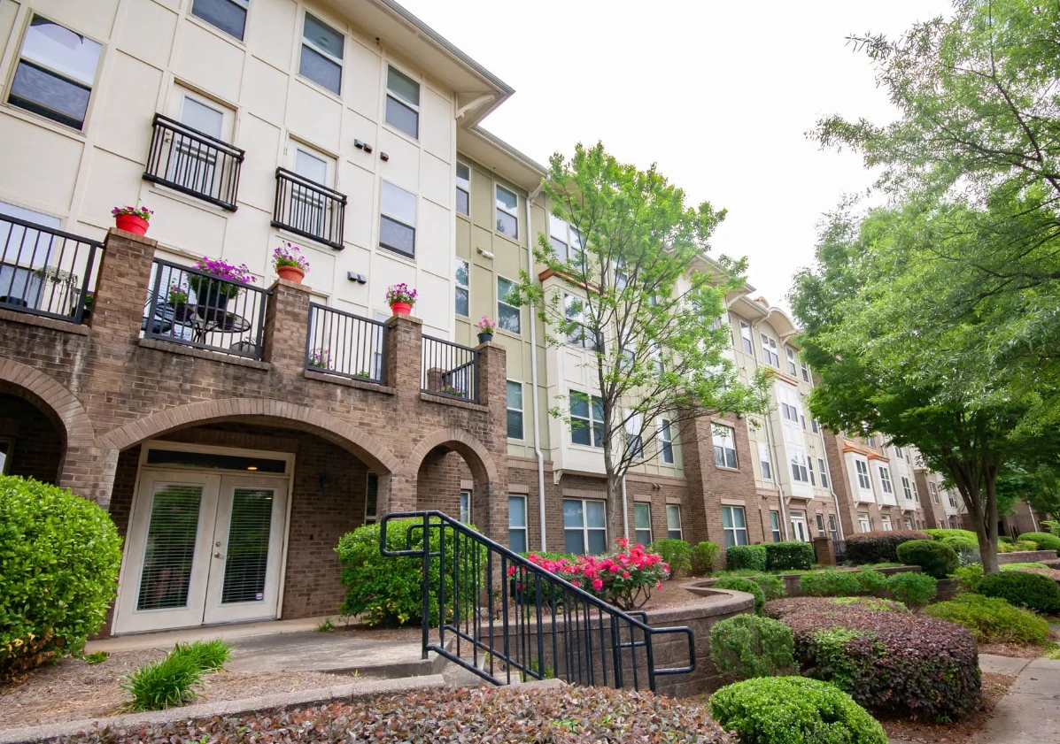 Image of Veranda At Collegetown (1)