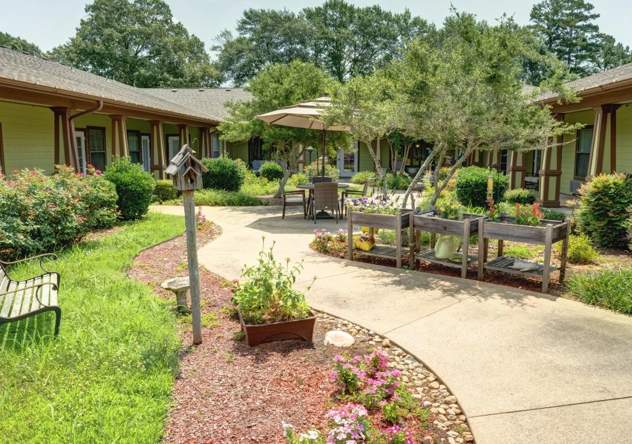 Image of Azalea Trails Senior Living (2)