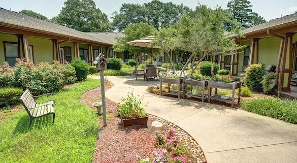 Image of Azalea Trails Senior Living (2)