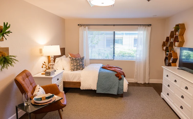 Image of Carlton Senior Living Orangevale (4)